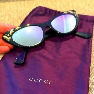 REPOSH Black Gucci Polarized Cat Eye Sunglasses With Pretty Design & Gucci Bag!